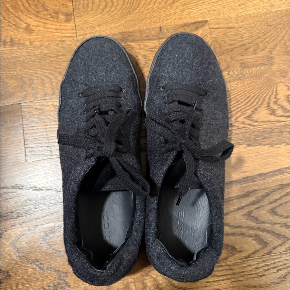 Vince Black Felt Low-Top Sneakers